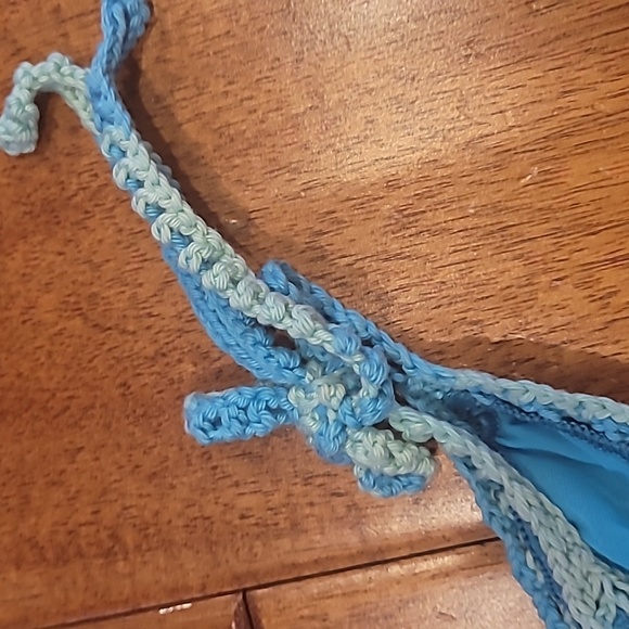 Bikini - Picture 2 of 3